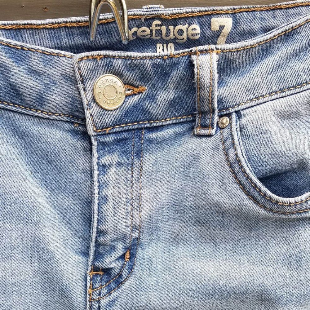 Refuge Rio 7 Distressed Mid Rise Push Up Jeans size 7 - Picture 2 of 10